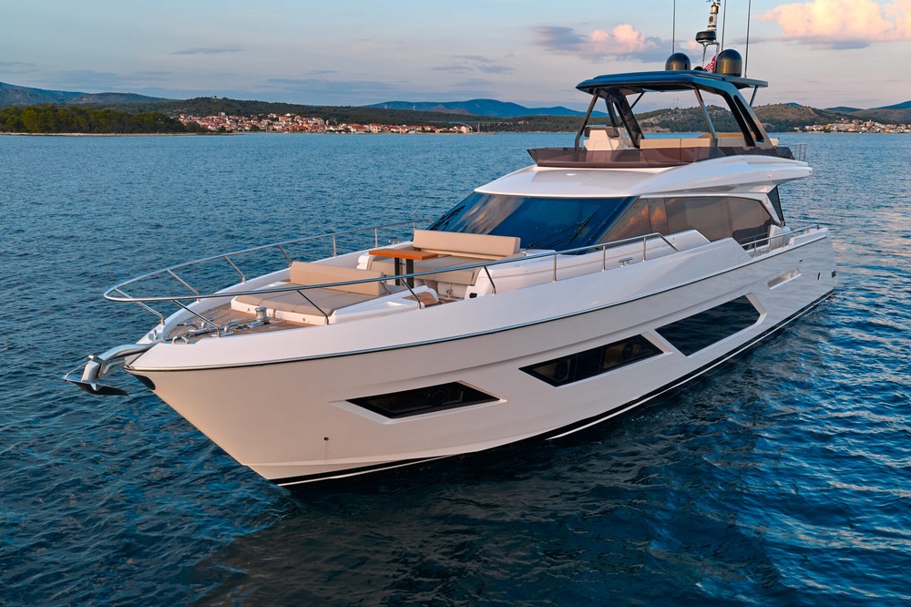 11_FERRETTI720_ext_mooring3