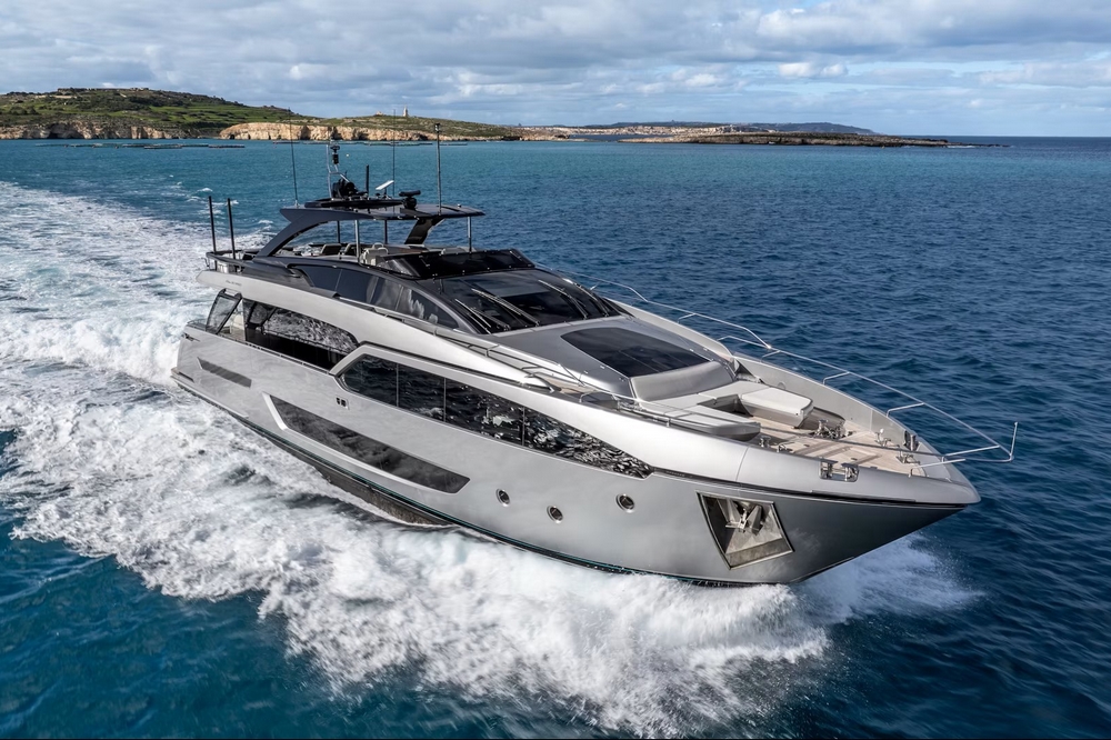 01_RIVA90Argo_ext_cruising1