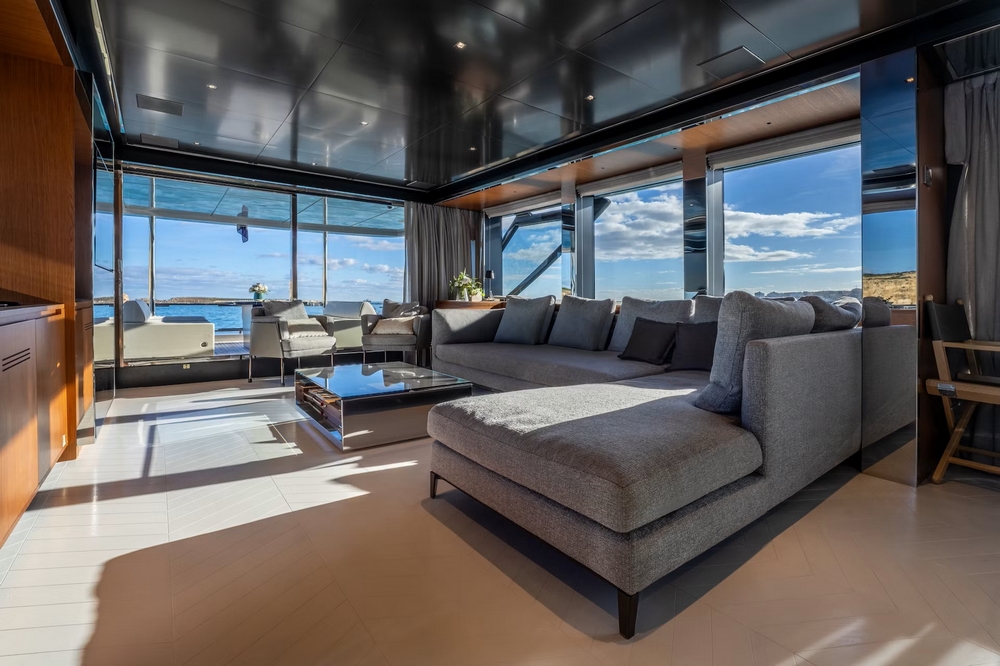 16_RIVA90Argo_int_saloon2