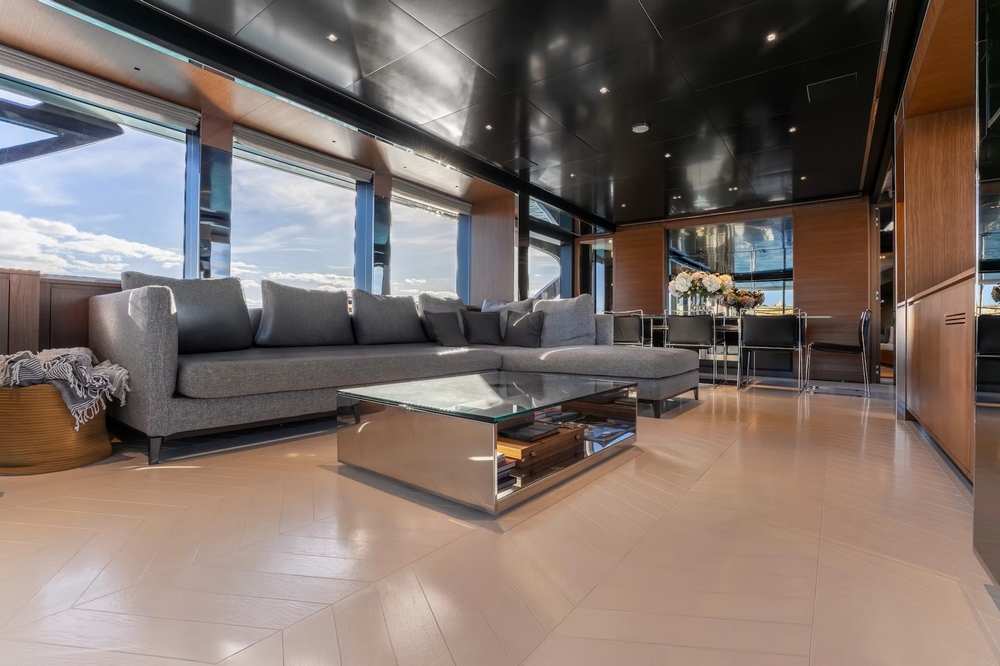 17_RIVA90Argo_int_saloon3