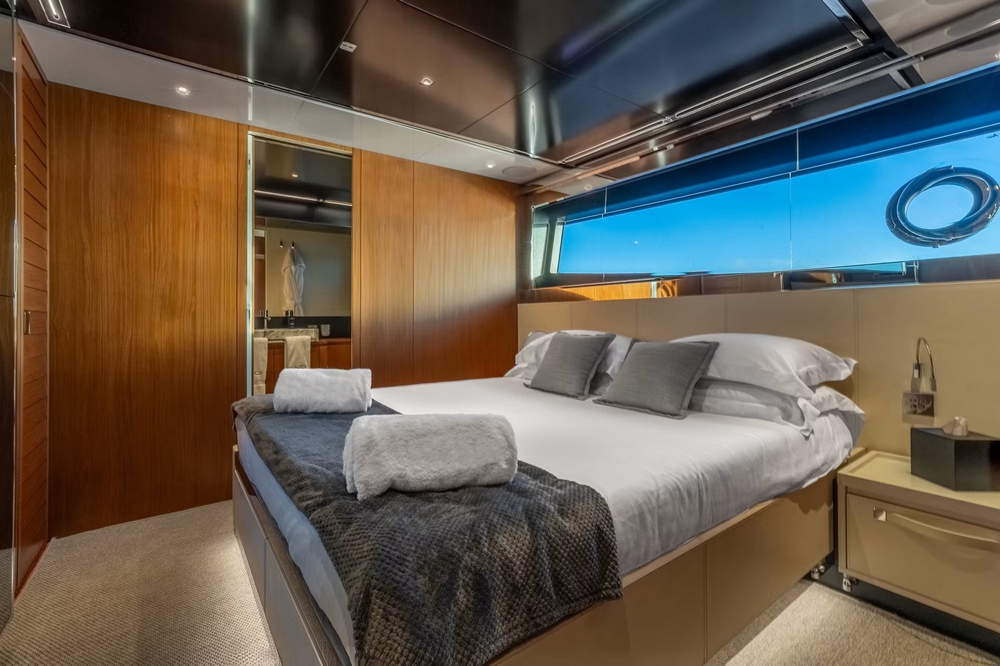 33_RIVA90Argo_int_cabin_guest_double1